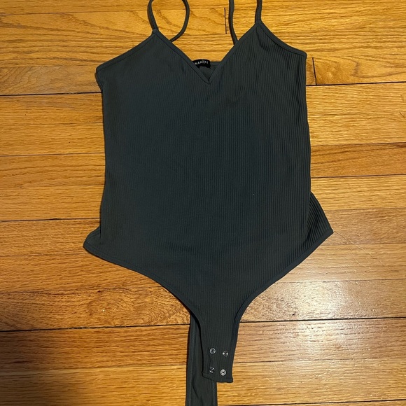 2-Pack Ribbed Bodysuit Olive Green and Black - Picture 5 of 5